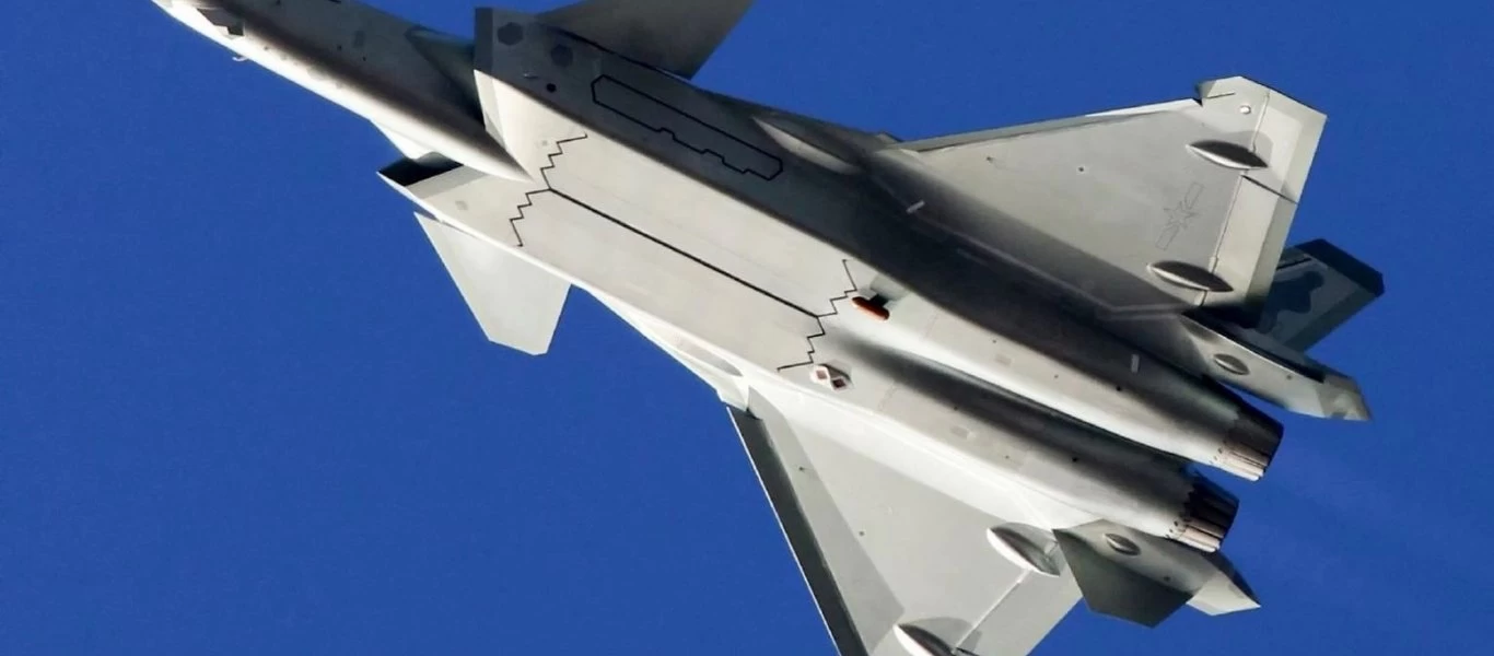 Εντυπωσιακοί ελιγμοί από το J-20 της κινεζικής αεροπορίας (βίντεο)